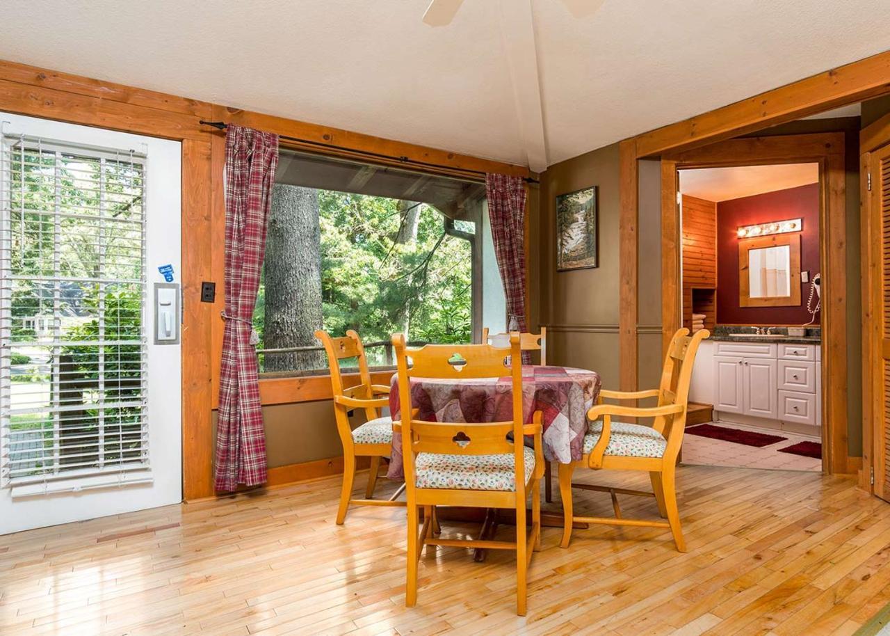 Highland Lake Inn & Resort - Flat Rock Kültér fotó