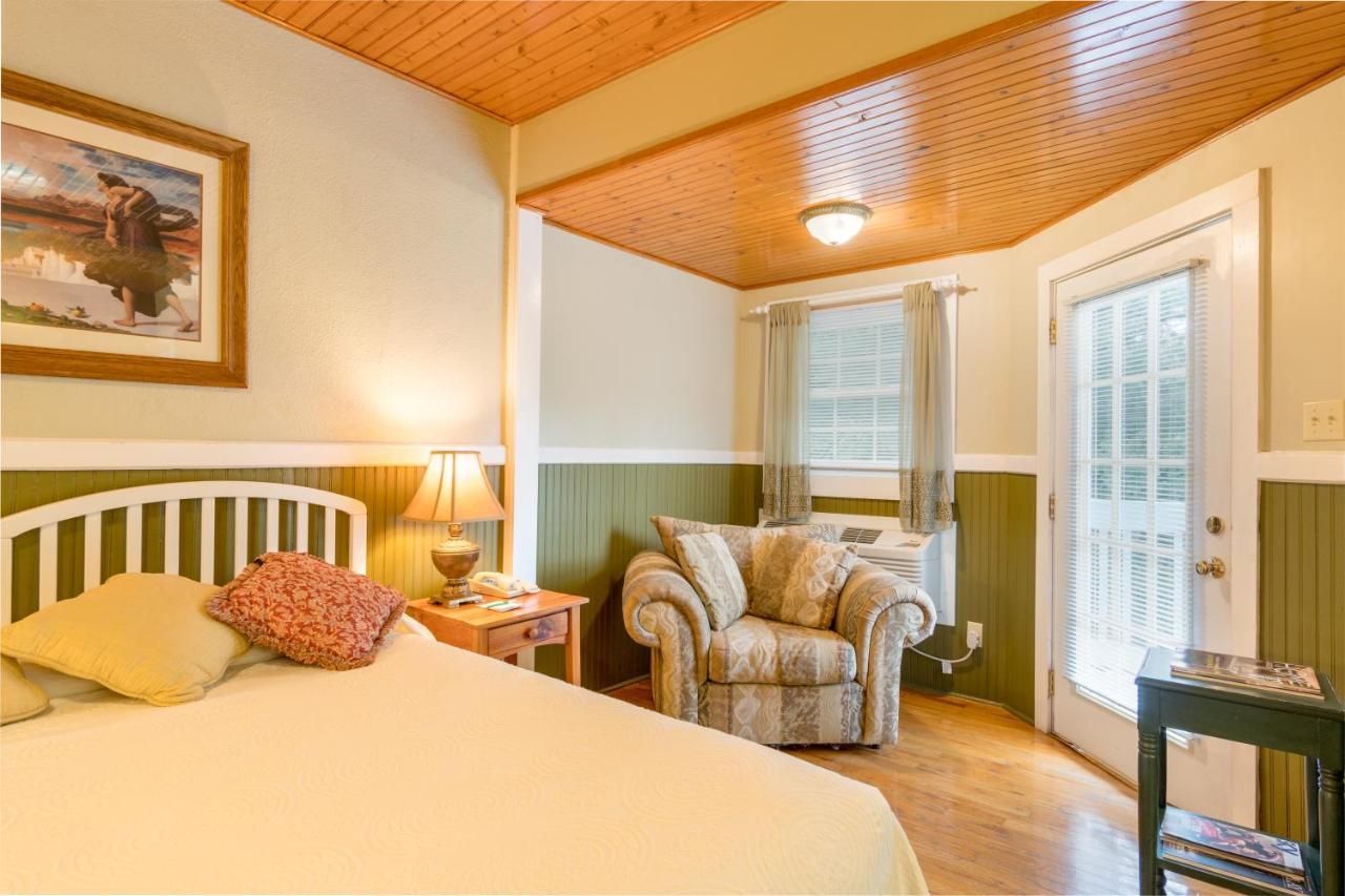 Highland Lake Inn & Resort - Flat Rock Kültér fotó